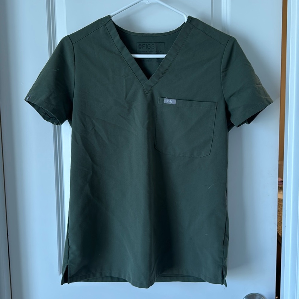 FIGS scrub top